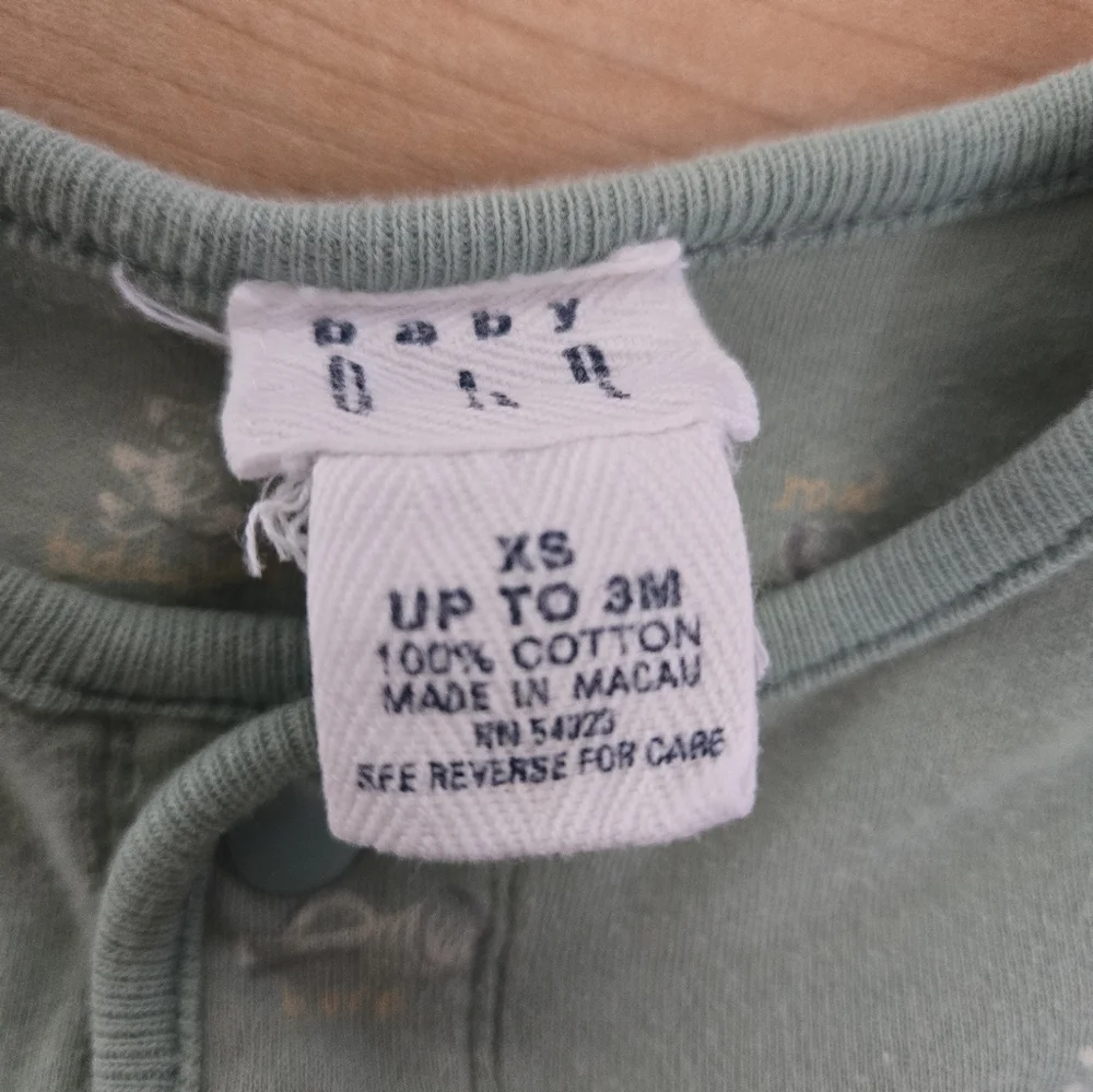 Vintage Y2K Baby Gap sage green long sleeved romper bodysuit